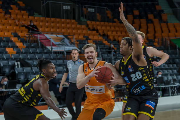 受她的激励 受她的激励